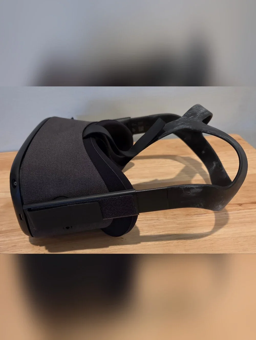 Oculus Quest 128GB All-in-One VR Headset, Controllers & Case (MH-B) TESTED